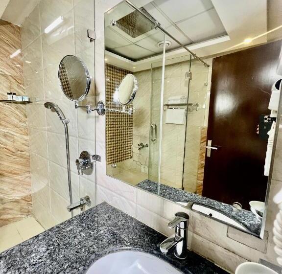 バルコニー付きスタンダードルーム, Sea Hawk Hill Resort A Luxury Boutique Resort, 20 Km From Nainital