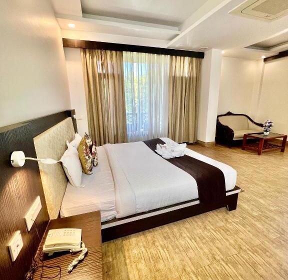 バルコニー付きスタンダードルーム, Sea Hawk Hill Resort A Luxury Boutique Resort, 20 Km From Nainital