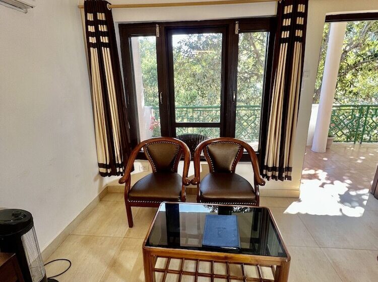 デラックスルーム, Sea Hawk Hill Resort A Luxury Boutique Resort, 20 Km From Nainital