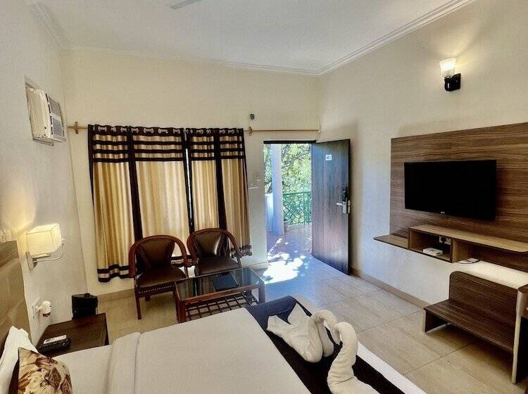 デラックスルーム, Sea Hawk Hill Resort A Luxury Boutique Resort, 20 Km From Nainital