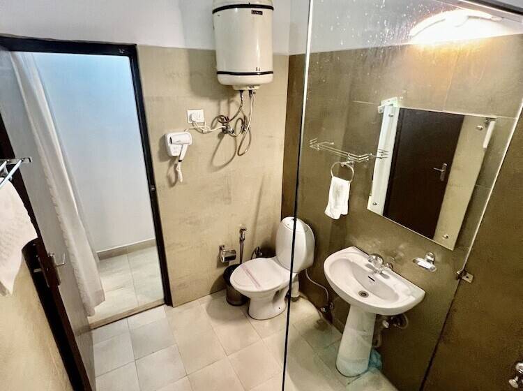 اتاق لوکس, Sea Hawk Hill Resort A Luxury Boutique Resort, 20 Km From Nainital