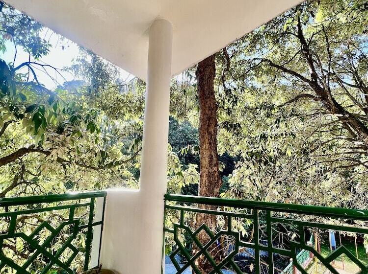 デラックスルーム, Sea Hawk Hill Resort A Luxury Boutique Resort, 20 Km From Nainital