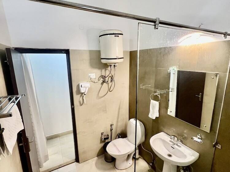 اتاق لوکس, Sea Hawk Hill Resort A Luxury Boutique Resort, 20 Km From Nainital
