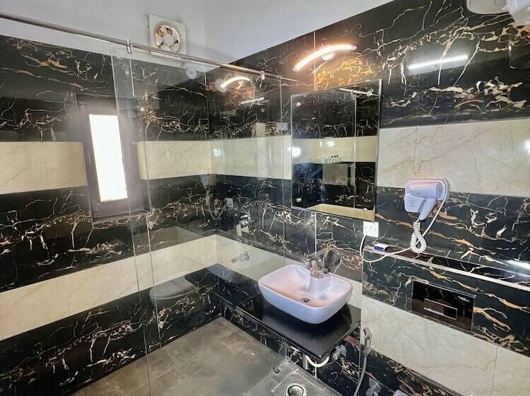 חדר דלוקס, Sea Hawk Hill Resort A Luxury Boutique Resort, 20 Km From Nainital