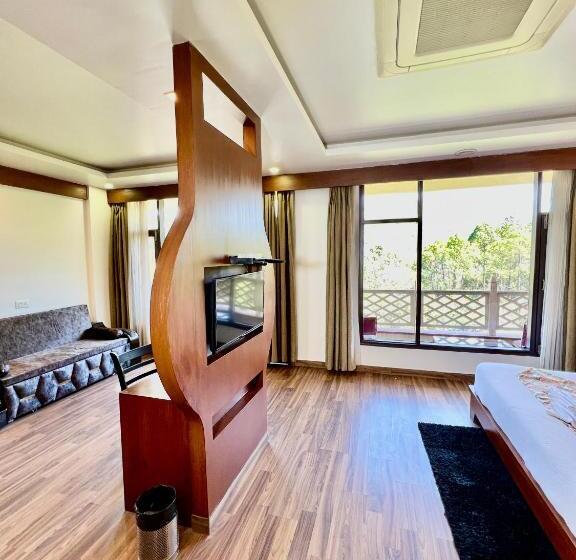 スーペリアールーム, Sea Hawk Hill Resort A Luxury Boutique Resort, 20 Km From Nainital