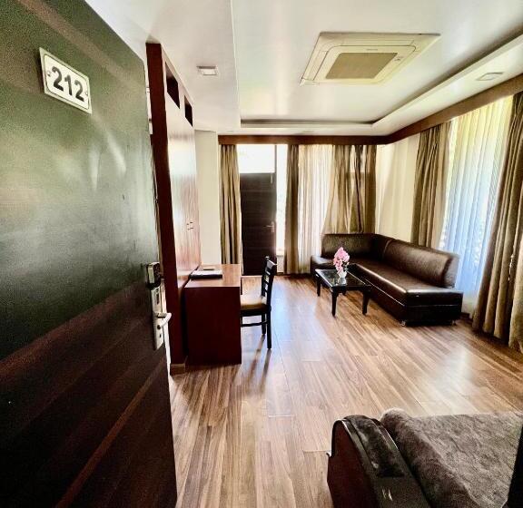 اتاق سوپریور, Sea Hawk Hill Resort A Luxury Boutique Resort, 20 Km From Nainital