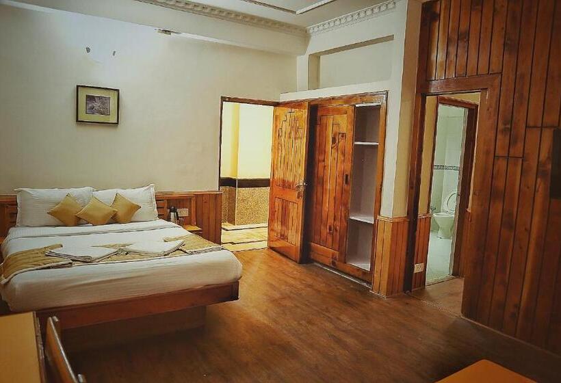 デラックスルーム, Snow View Manali