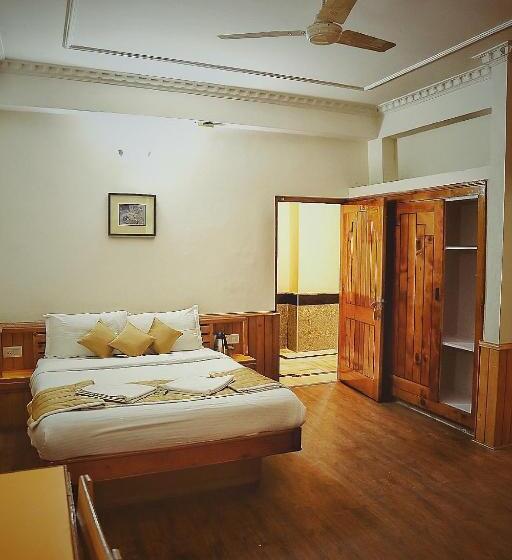 スイート（家族用）, Snow View Manali