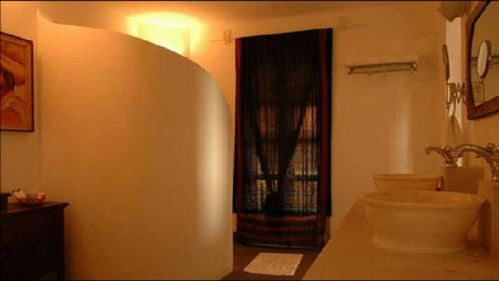 Superior Rum med Terrass, Sur La Mer