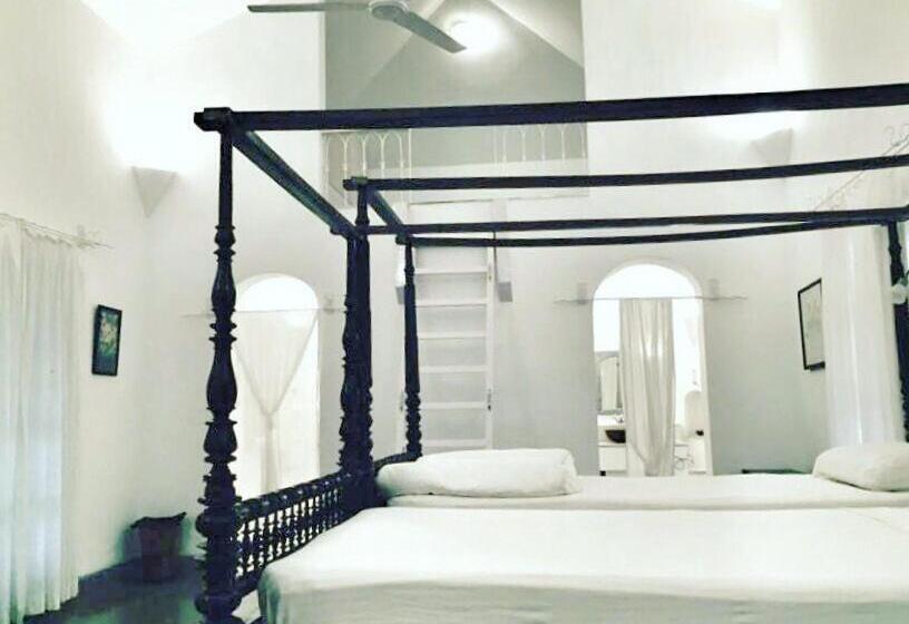 Superior Rum med Terrass, Sur La Mer