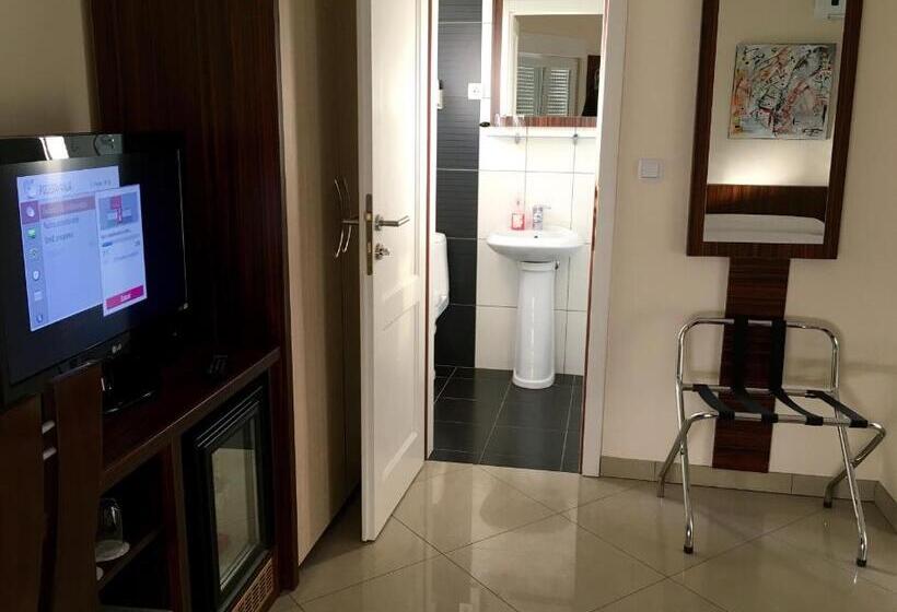 اتاق راحتی, Vila Delux