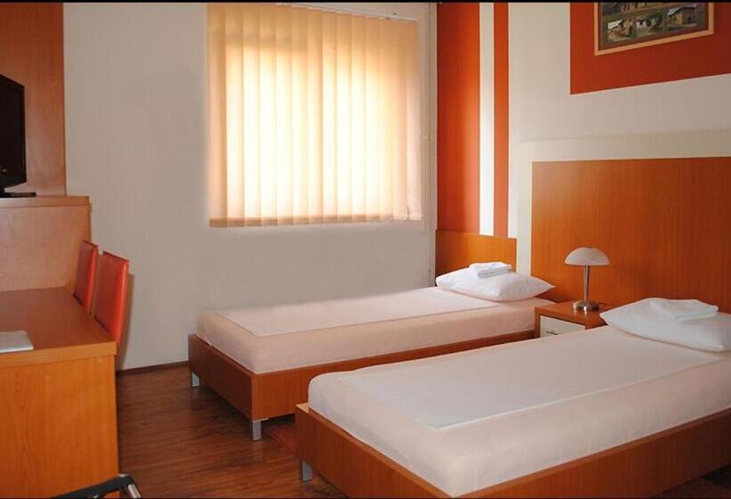 اتاق راحتی, Vila Delux