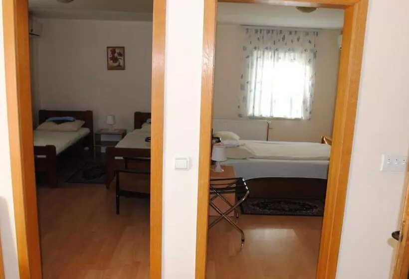 آپارتمان 2 خوابه, Vila Delux