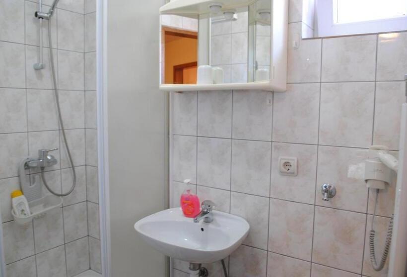 آپارتمان 2 خوابه, Vila Delux