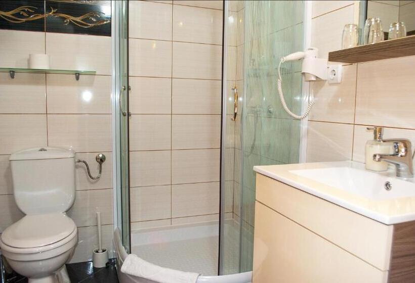 اتاق لوکس, Vila Delux