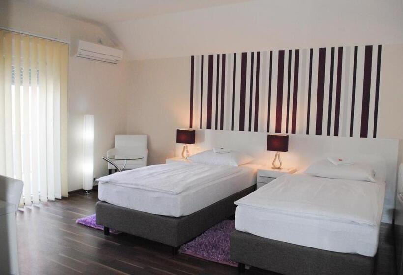 اتاق لوکس, Vila Delux