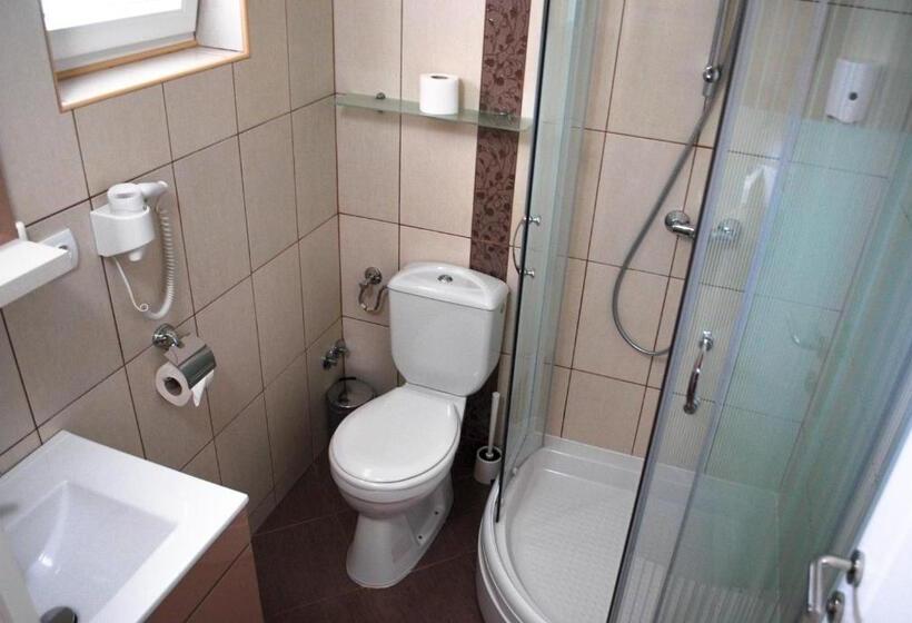 اتاق لوکس, Vila Delux