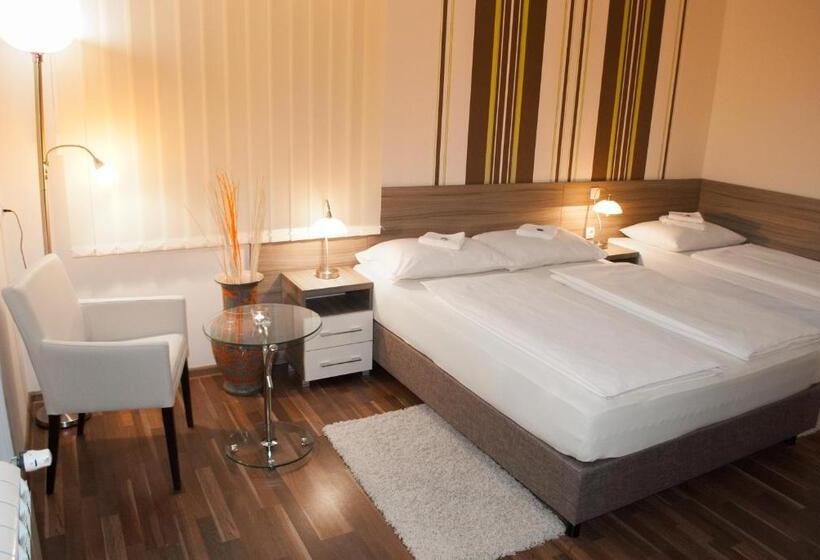 اتاق لوکس سه تخته, Vila Delux