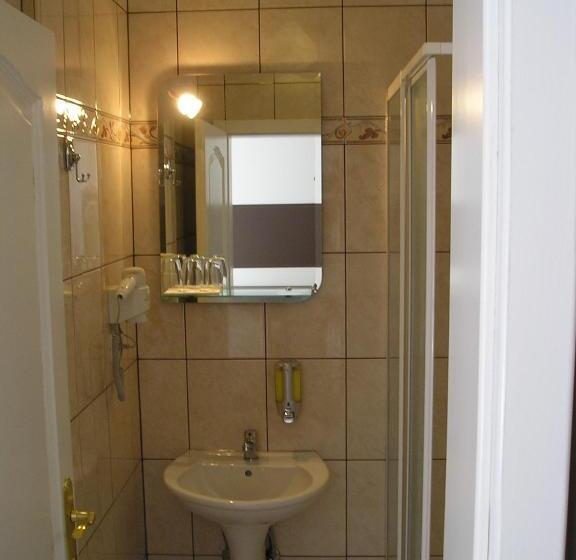 اتاق راحتی سه تخته, Vila Delux