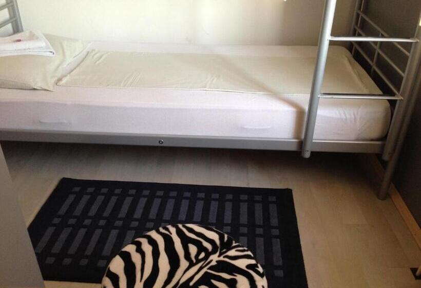 اتاق خانوادگی, Vila Delux