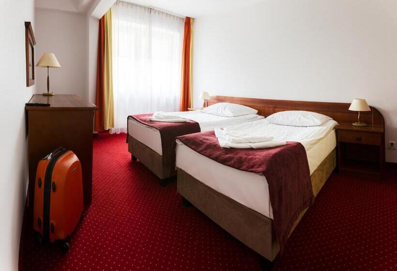 آپارتمان 1 خوابه, Zawisza