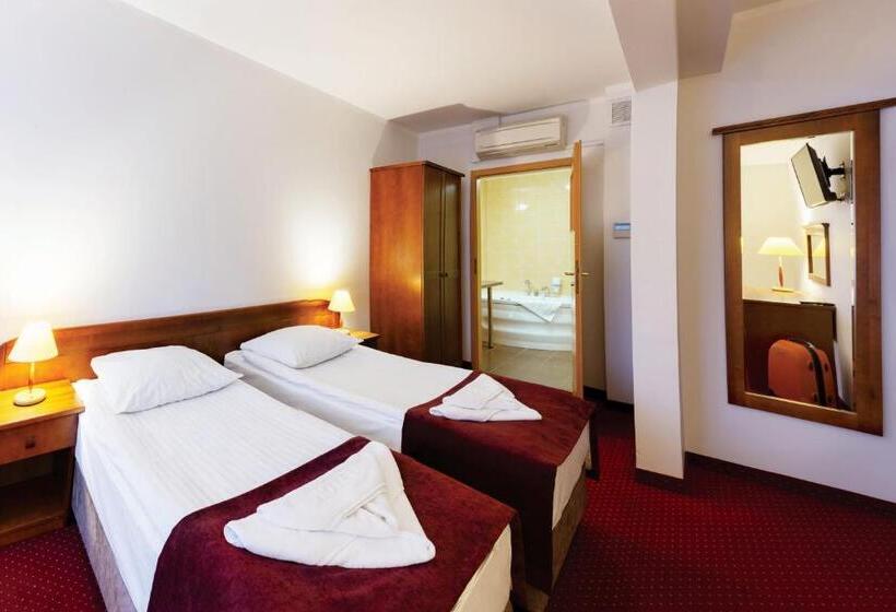 آپارتمان 1 خوابه, Zawisza