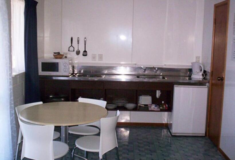 آپارتمان 1 خوابه, Broadway Motor Inn