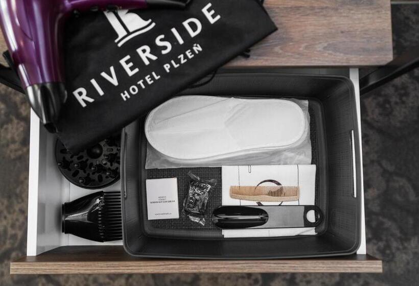 발코니 디럭스 룸, Riverside Hotel Plzeň