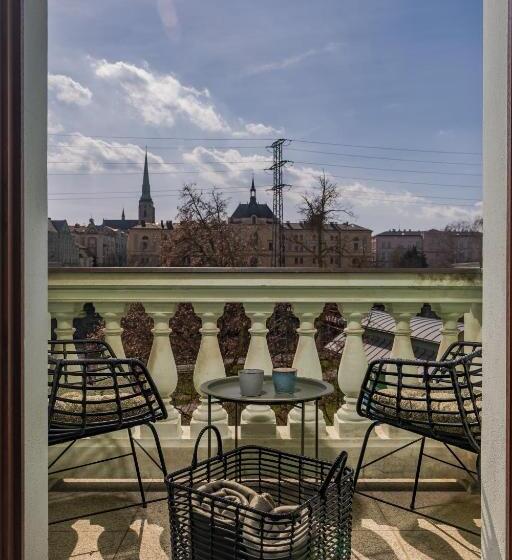 발코니 디럭스 룸, Riverside Hotel Plzeň