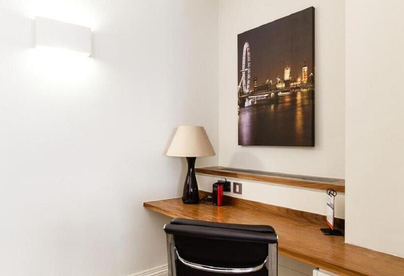 شقة غرفة واحدة, Master Cannon