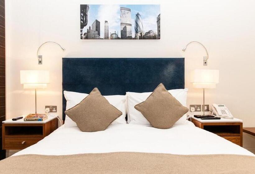 شقة غرفة واحدة, Master Cannon