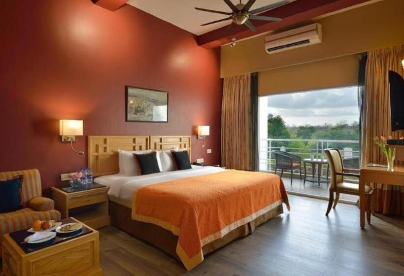 이그제큐티브 스위트, Gir Serai Ihcl Seleqtions