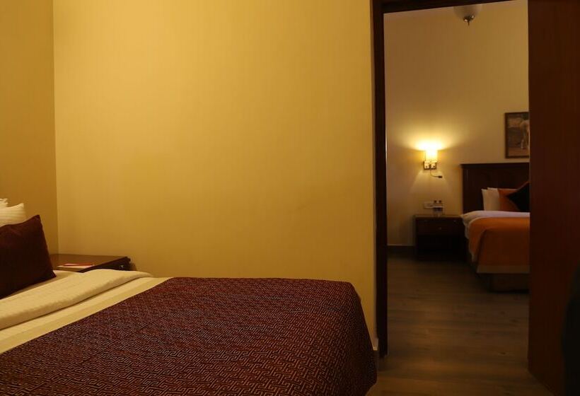 디럭스 스위트 강변 전망, Gir Serai Ihcl Seleqtions