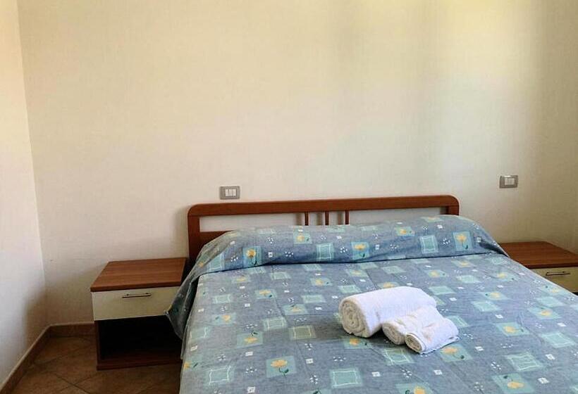 带1个卧室的带阳台的公寓, Elvira Residence Villammare