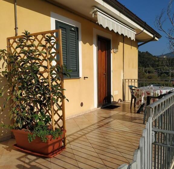 带1个卧室的带阳台的公寓, Elvira Residence Villammare