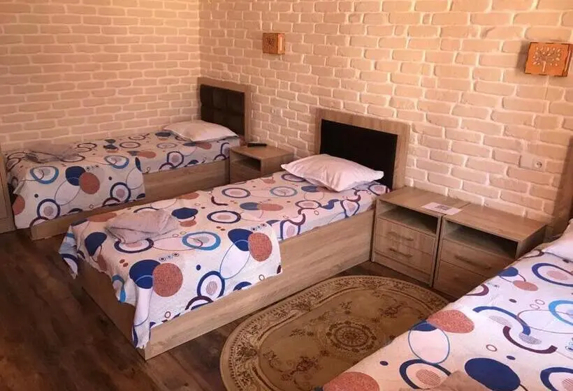 スタンダードトリプルルーム, Sitora Star Guest House
