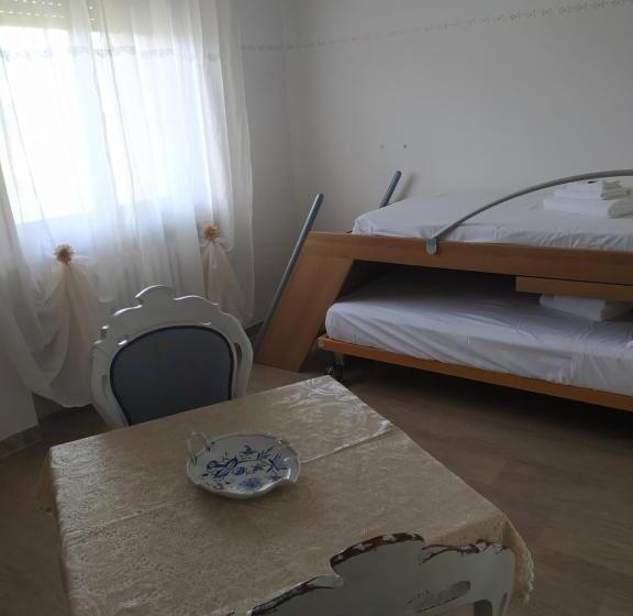 标准间, Villa Rita