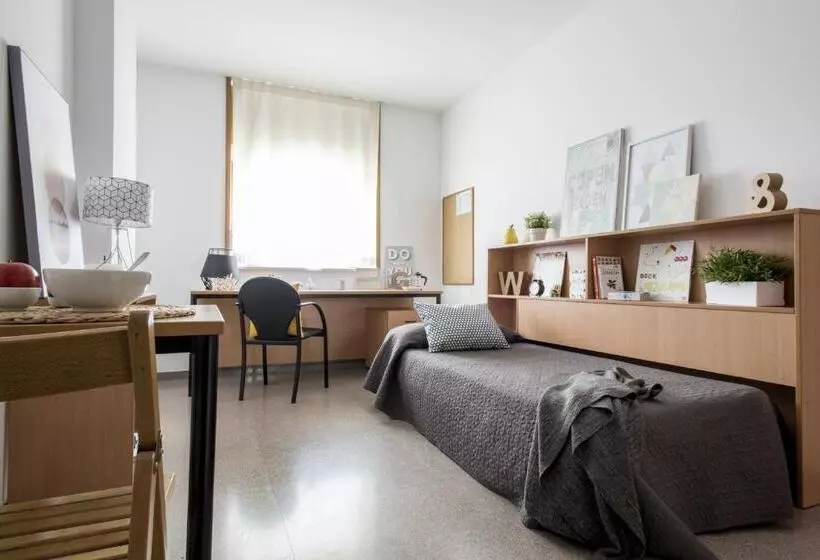 استودیوی استاندارد, Residencia Universitaria Campus De Montilivi
