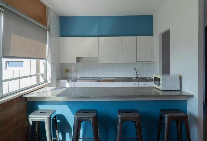 شقة 4 غرف, Residencia Universitaria Campus De Montilivi