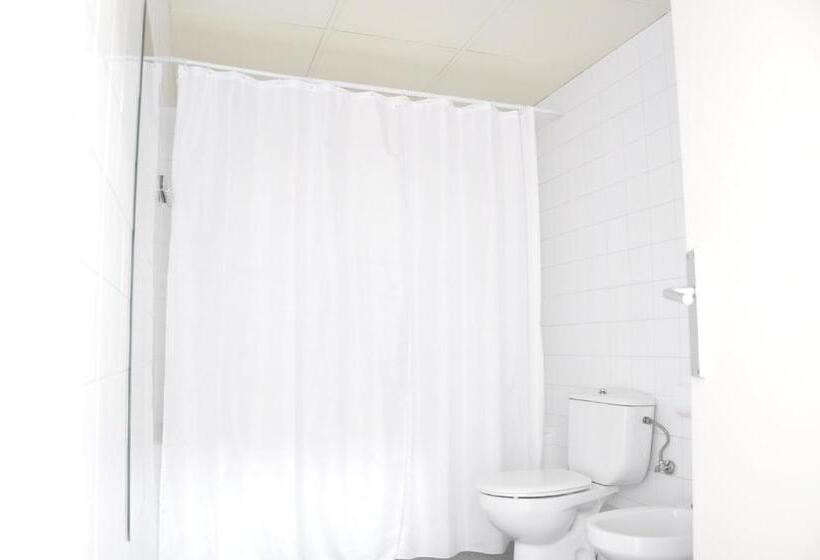 شقة 3 غرف, Residencia Universitaria Campus De Montilivi