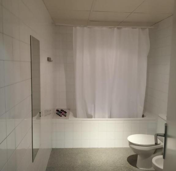 带3个卧室的公寓, Residencia Universitaria Campus De Montilivi