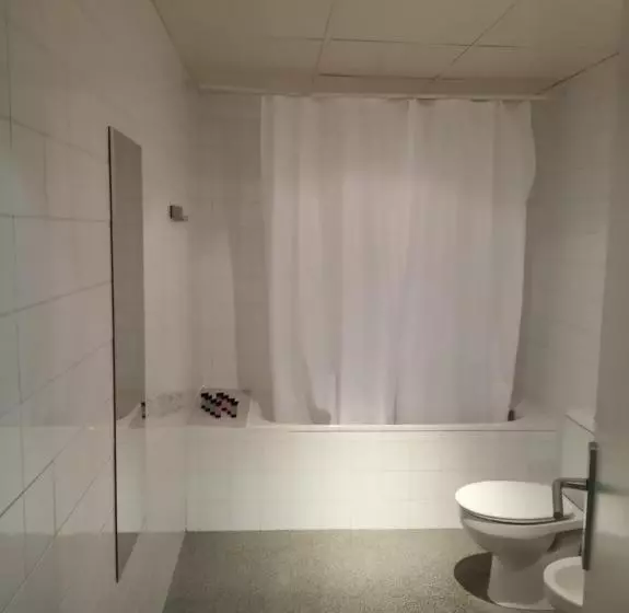 آپارتمان 3 خوابه, Residencia Universitaria Campus De Montilivi