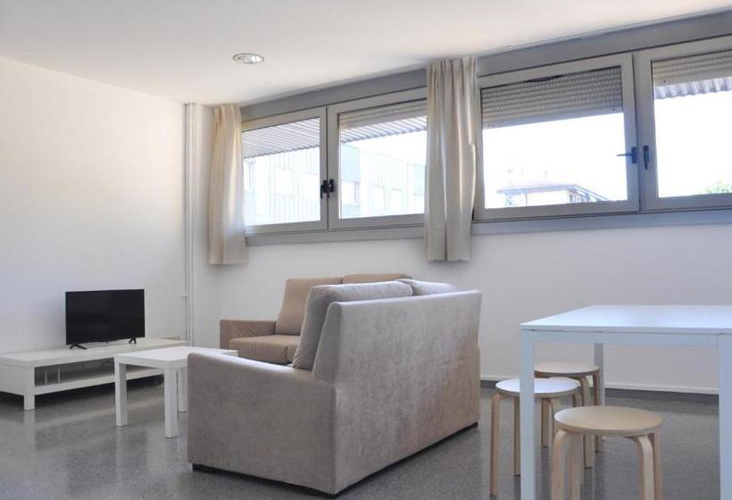 شقة 3 غرف, Residencia Universitaria Campus De Montilivi