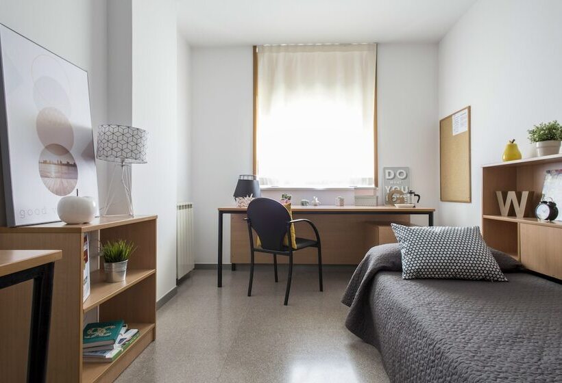 标准工作室, Residencia Universitaria Campus De Montilivi