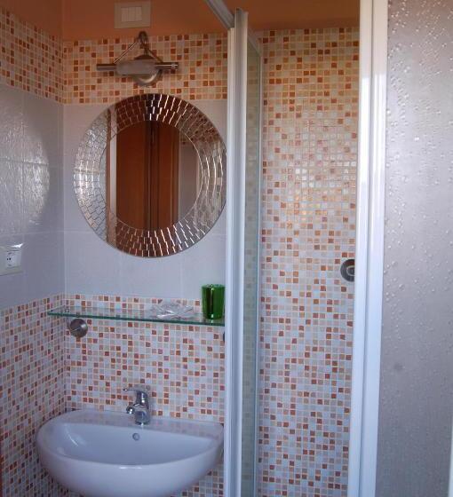 חדר סטנדרט לשלושה, B&b La Corte