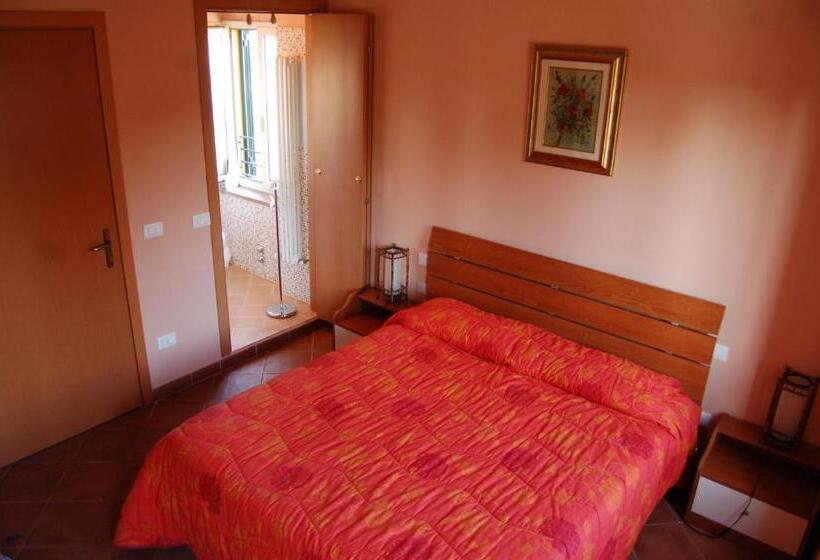 Habitación Triple Estándar, B&b La Corte