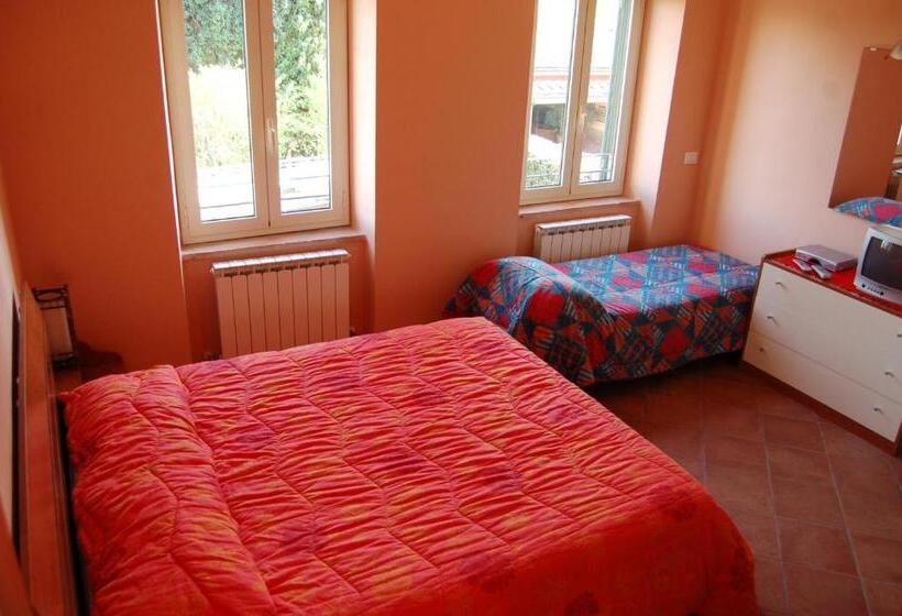 חדר סטנדרט לשלושה, B&b La Corte