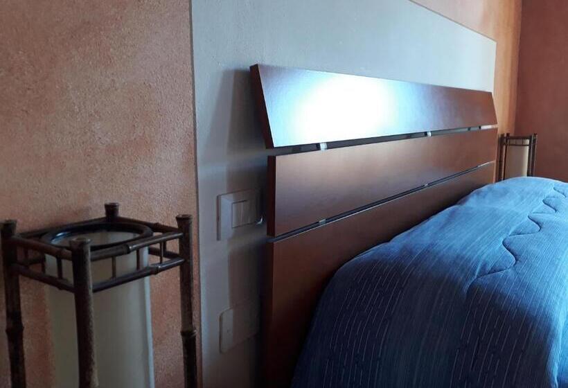 חדר סטנדרט לשלושה, B&b La Corte