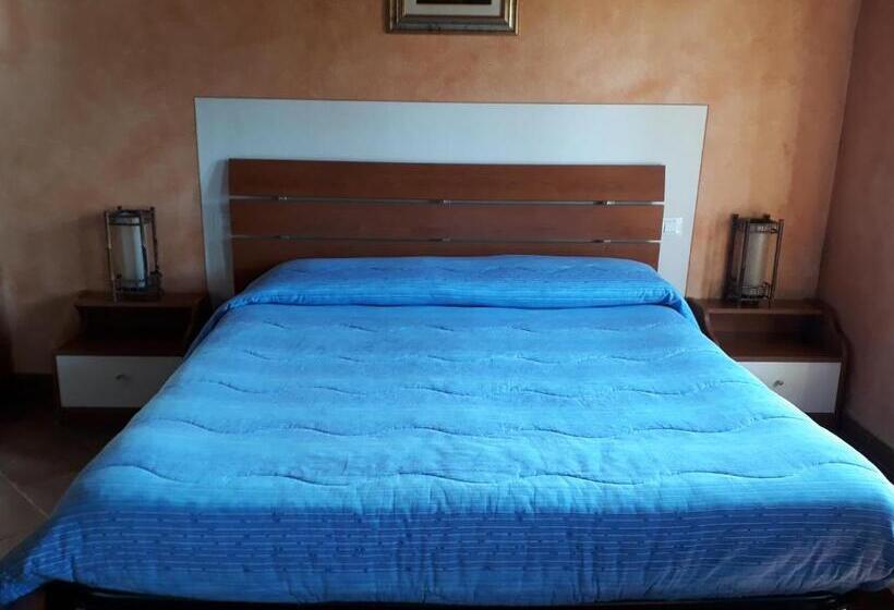 חדר סטנדרט לשלושה, B&b La Corte