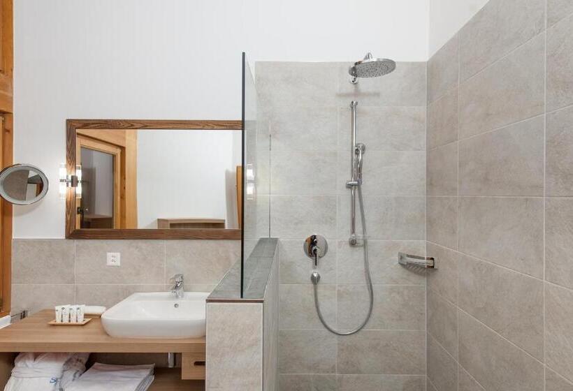 جناح دور أخير, Chalet Silvretta Hotel & Spa